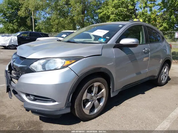 3CZRU6H73HM705636 2017 HONDA HR-V - Image 2