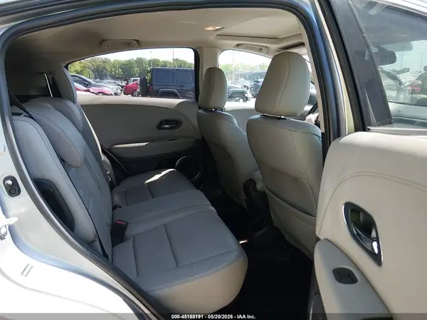 3CZRU6H73HM705636 2017 HONDA HR-V - Image 8