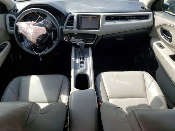 3CZRU6H73HM705703 2017 HONDA HR-V - Image 8