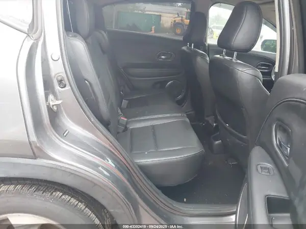 3CZRU6H73HM705782 2017 HONDA HR-V - Image 8