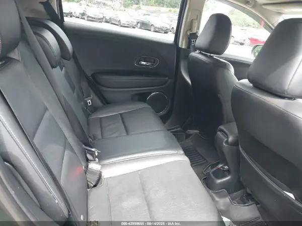 3CZRU6H73HM707600 2017 HONDA HR-V - Image 8