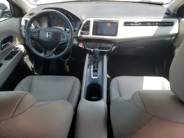 3CZRU6H73HM713185 2017 HONDA HR-V - Image 8