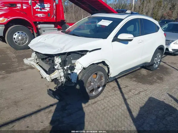 3CZRU6H73HM730035 2017 HONDA HR-V - Image 2