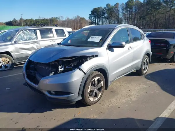 3CZRU6H73JM704119 2018 HONDA HR-V - Image 2
