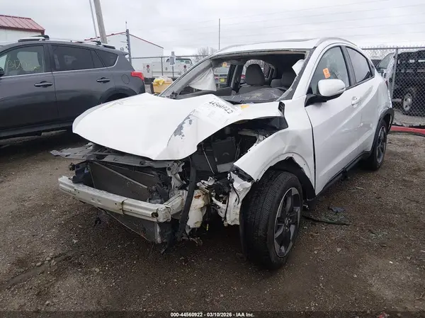 3CZRU6H73JM704590 2018 HONDA HR-V - Image 2