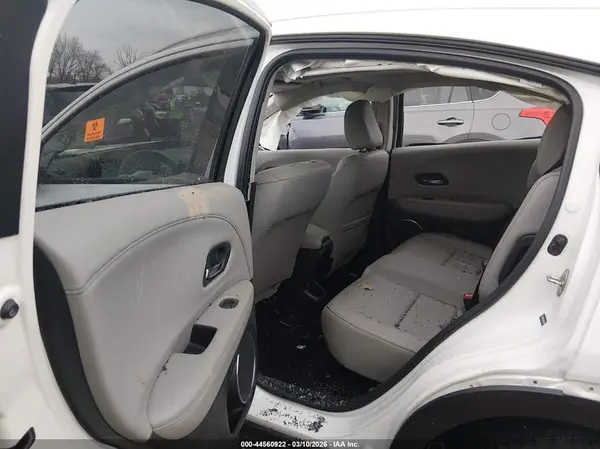 3CZRU6H73JM704590 2018 HONDA HR-V - Image 8