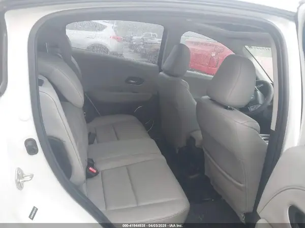 3CZRU6H74GM741379 2016 HONDA HR-V - Image 8