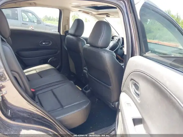 3CZRU6H74HM711316 2017 HONDA HR-V - Image 8
