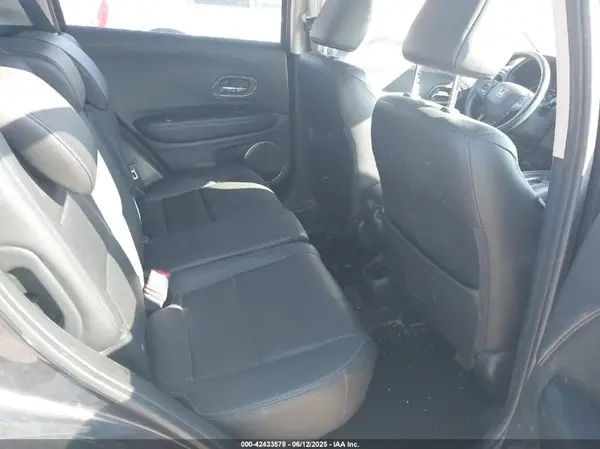 3CZRU6H74HM715723 2017 HONDA HR-V - Image 8