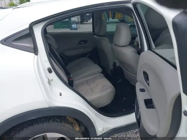 3CZRU6H74HM718802 2017 HONDA HR-V - Image 8