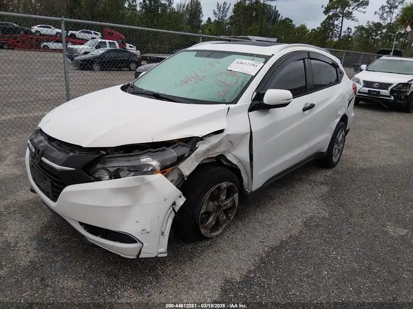 3CZRU6H74HM725927 2017 HONDA HR-V - Image 2
