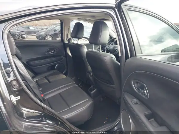 3CZRU6H74HM726026 2017 HONDA HR-V - Image 8