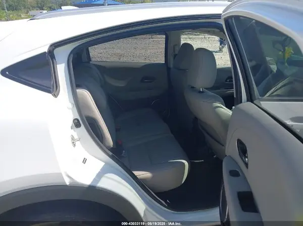 3CZRU6H74JM722354 2018 HONDA HR-V - Image 8