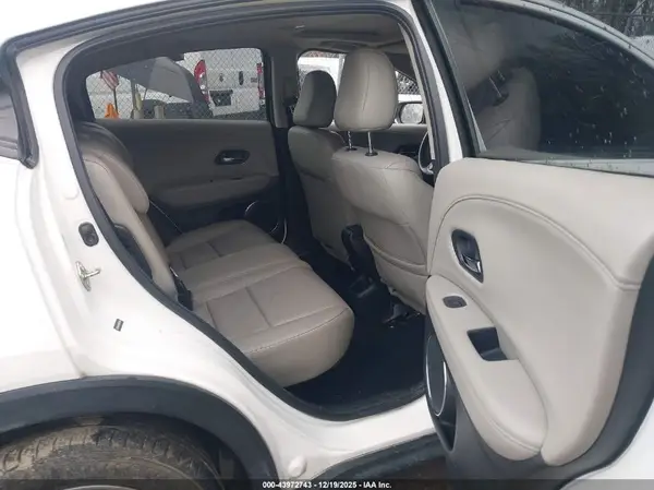3CZRU6H75GM757364 2016 HONDA HR-V - Image 8