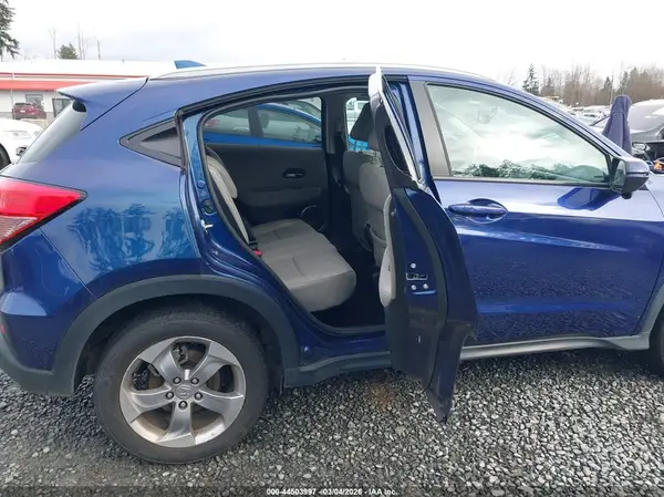 3CZRU6H75HM701653 2017 HONDA HR-V - Image 8