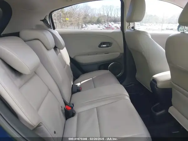 3CZRU6H75HM705282 2017 HONDA HR-V - Image 8
