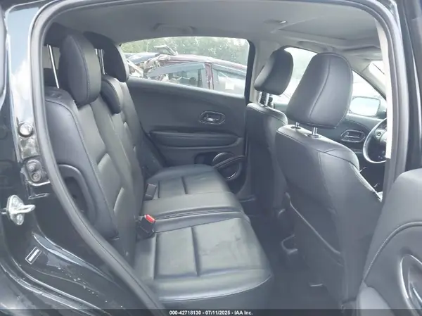 3CZRU6H75HM707758 2017 HONDA HR-V - Image 8