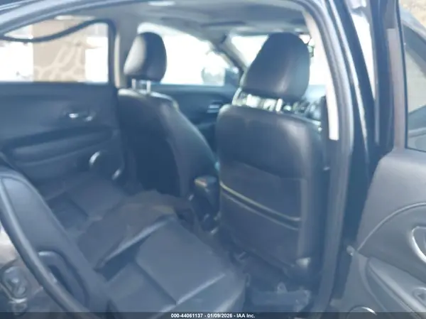 3CZRU6H75HM715293 2017 HONDA HR-V - Image 8