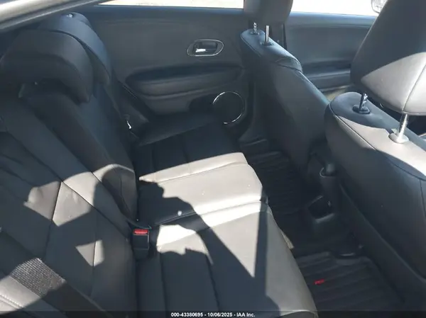 3CZRU6H75HM730196 2017 HONDA HR-V - Image 8