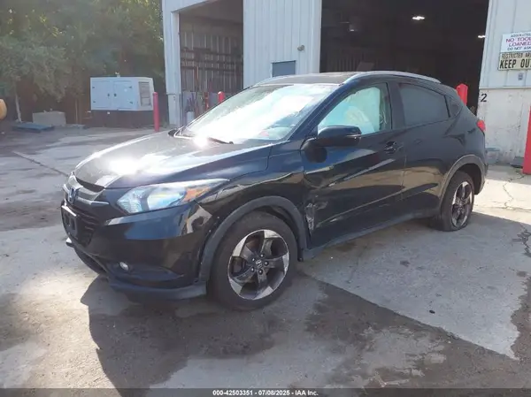 3CZRU6H75JM704879 2018 HONDA HR-V - Image 2