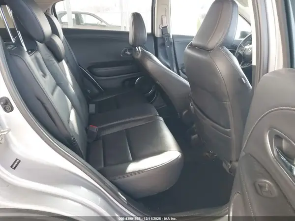 3CZRU6H75KM715043 2019 HONDA HR-V - Image 8