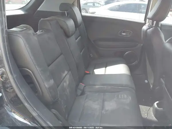3CZRU6H75MM740110 2021 HONDA HR-V - Image 8