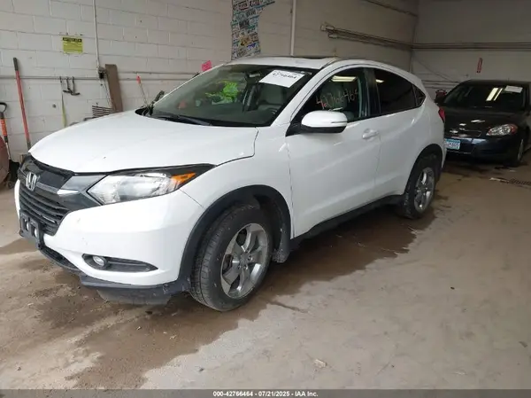 3CZRU6H76HM703394 2017 HONDA HR-V - Image 2