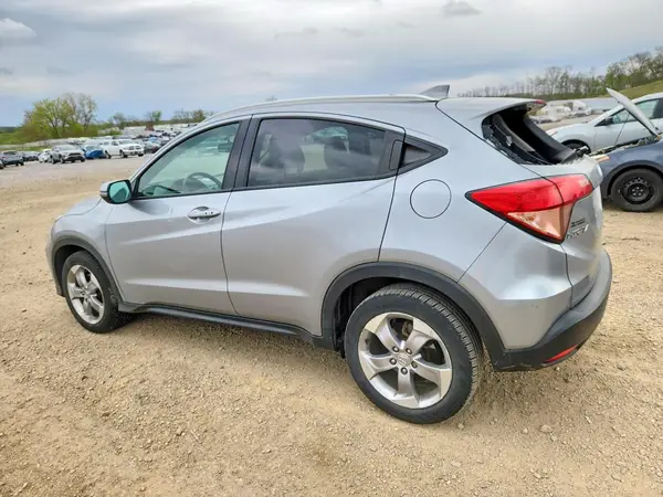 3CZRU6H76HM705615 2017 HONDA HR-V - Image 2