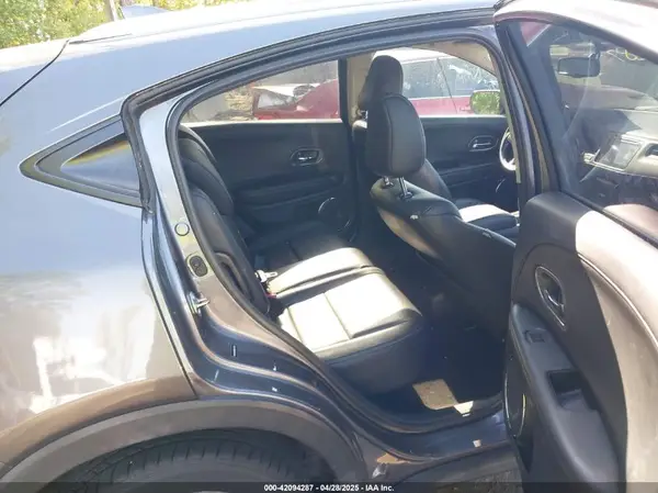 3CZRU6H76HM710197 2017 HONDA HR-V - Image 8