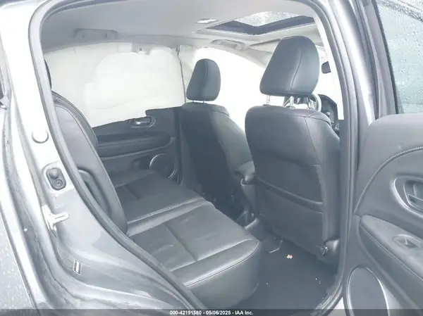 3CZRU6H76HM718235 2017 HONDA HR-V - Image 8