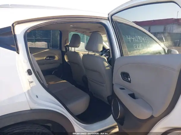 3CZRU6H76HM722849 2017 HONDA HR-V - Image 8