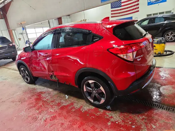 3CZRU6H76JM705751 2018 HONDA HR-V - Image 2
