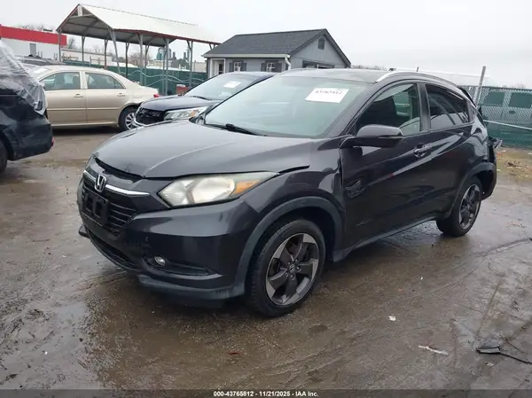 3CZRU6H76JM707421 2018 HONDA HR-V - Image 2