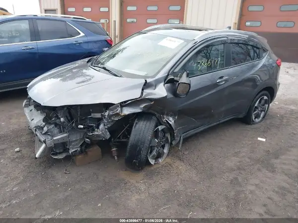 3CZRU6H76JM718080 2018 HONDA HR-V - Image 2