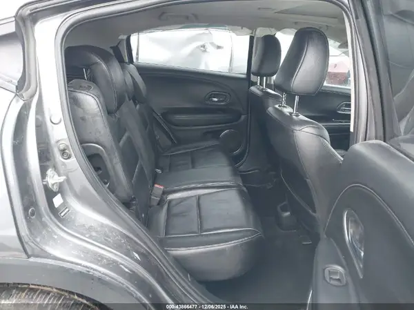 3CZRU6H76JM718080 2018 HONDA HR-V - Image 8
