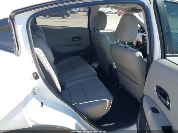 3CZRU6H76JM723201 2018 HONDA HR-V - Image 8