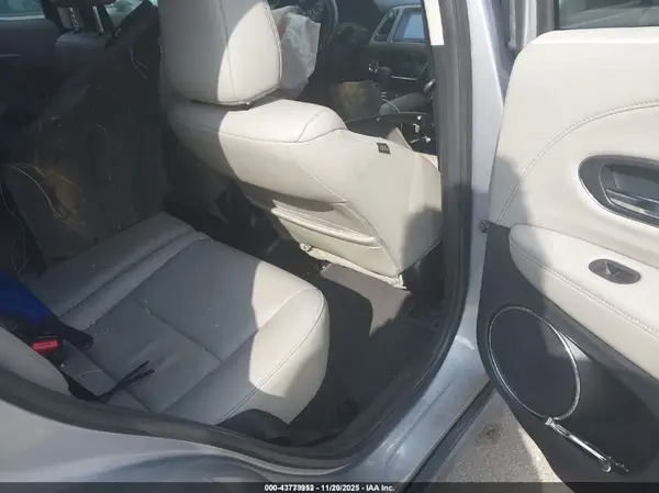 3CZRU6H76JM727586 2018 HONDA HR-V - Image 8