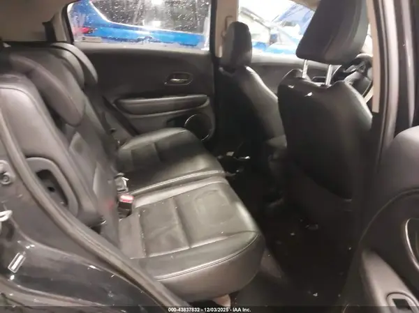 3CZRU6H76KM710563 2019 HONDA HR-V - Image 8