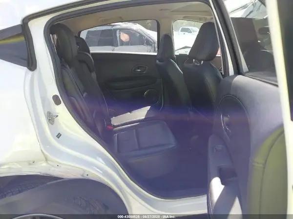3CZRU6H76KM716542 2019 HONDA HR-V - Image 8