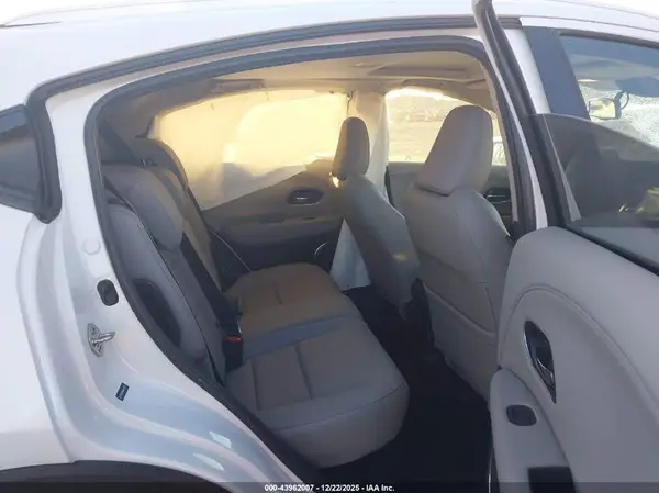 3CZRU6H76KM729274 2019 HONDA HR-V - Image 8