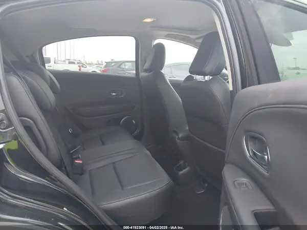 3CZRU6H76MM722151 2021 HONDA HR-V - Image 8