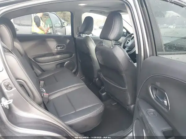 3CZRU6H76NM757984 2022 HONDA HR-V - Image 8