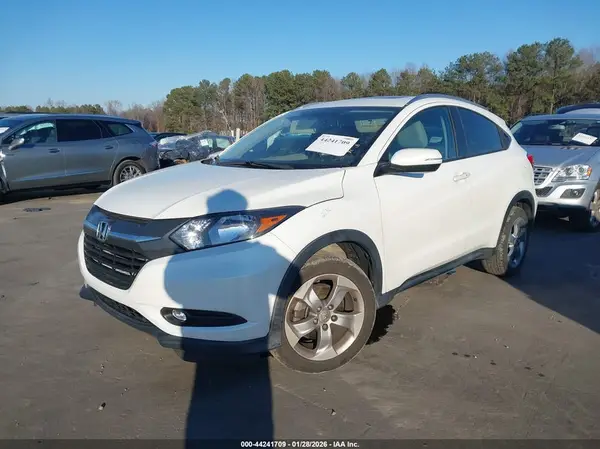 3CZRU6H77HM703999 2017 HONDA HR-V - Image 2