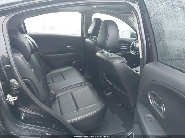 3CZRU6H77HM713237 2017 HONDA HR-V - Image 8