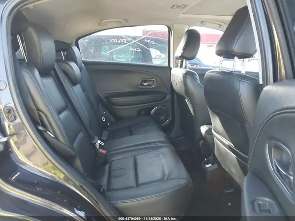 3CZRU6H77HM713769 2017 HONDA HR-V - Image 8