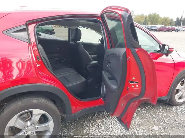 3CZRU6H77HM717949 2017 HONDA HR-V - Image 8