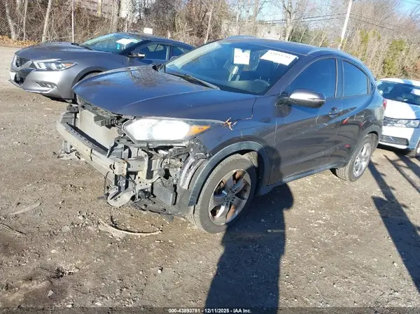 3CZRU6H77HM729387 2017 HONDA HR-V - Image 2
