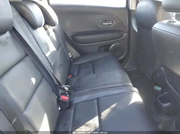 3CZRU6H77HM729387 2017 HONDA HR-V - Image 8