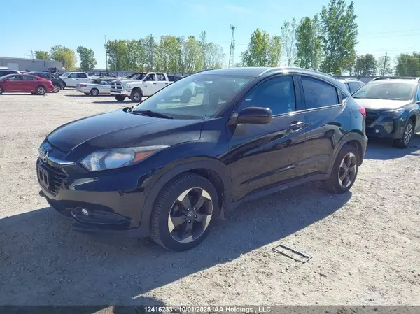 3CZRU6H77JM104042 2018 HONDA HR-V - Image 2