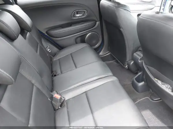 3CZRU6H77JM700784 2018 HONDA HR-V - Image 8
